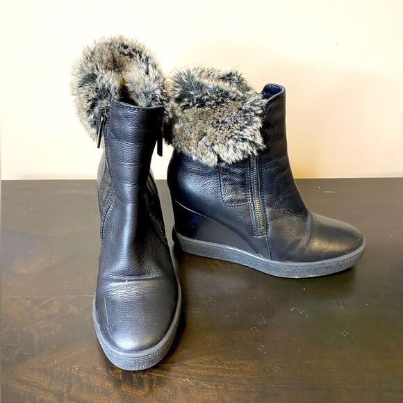 Aquatalia Shoes - Aquatalia black wedge platform side zip fur cuff boots, size 5